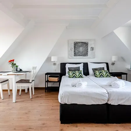 Familie Zwinkels * ザントフォールト