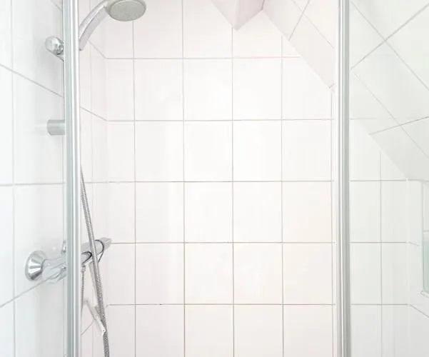 斯文克尔斯家庭旅馆 * 赞德沃特